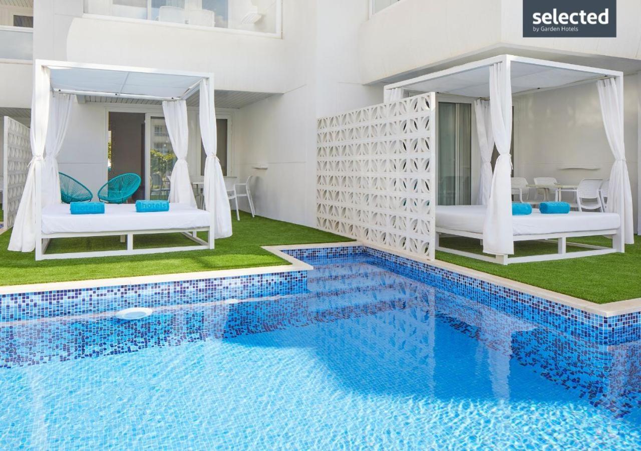 Junior Suite Swim Up Garden View Selected Club